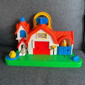 Vintage Fisher-Price Barn Toy 1987
